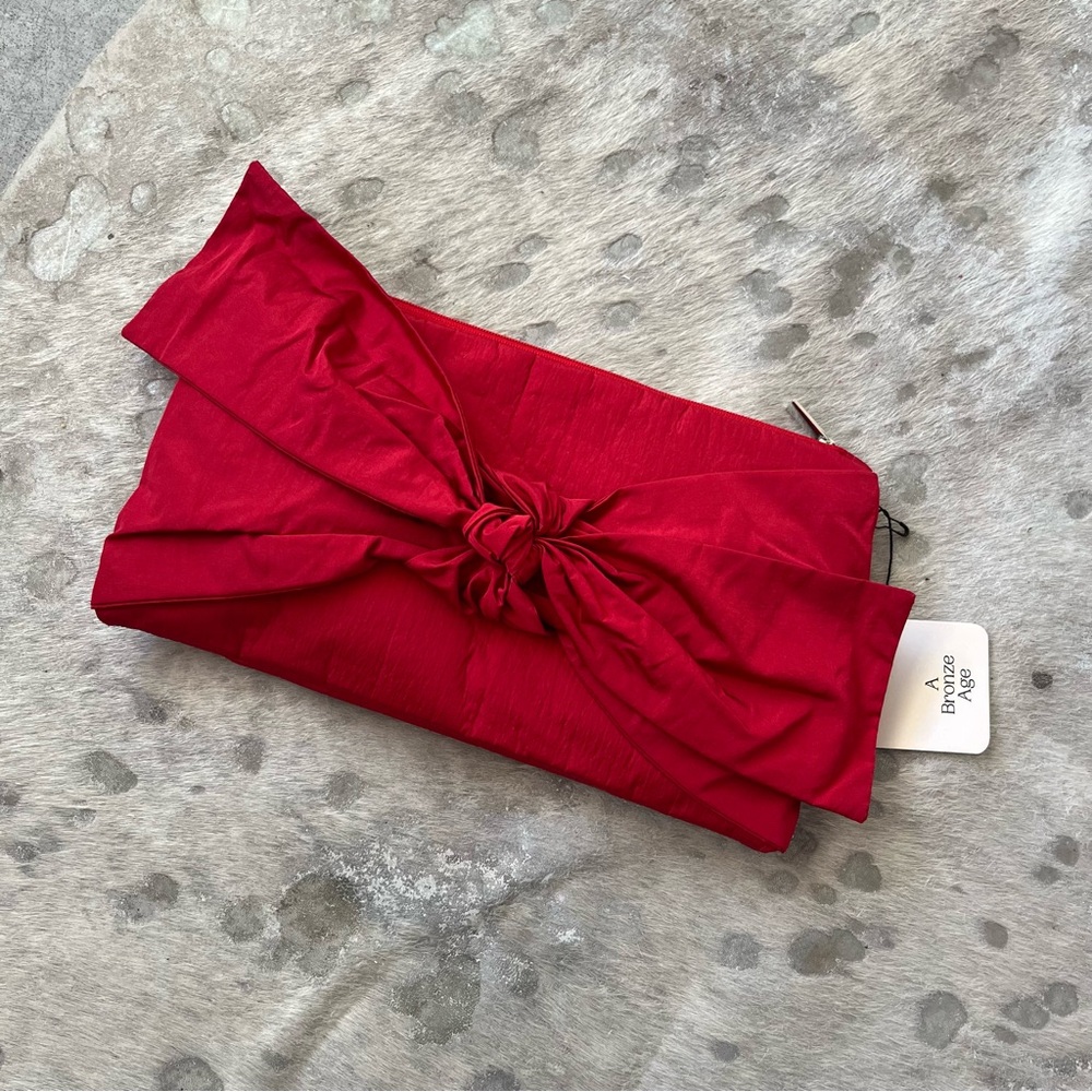 NWT A Bronze Age bow clutch